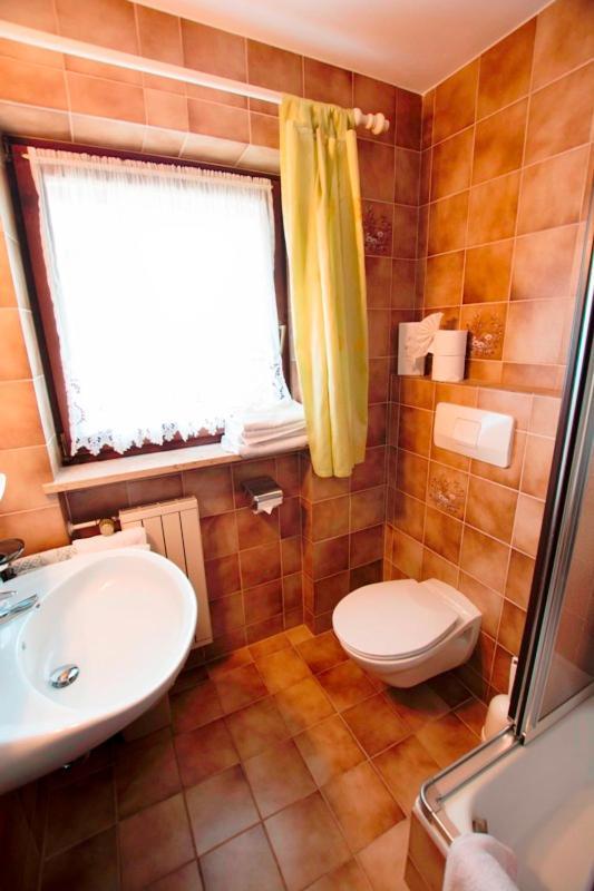 Zirbelstube Hotel ไรท์อิมวิงเคอ ภายนอก รูปภาพ
